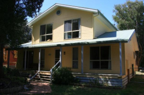 6 Bruce Road